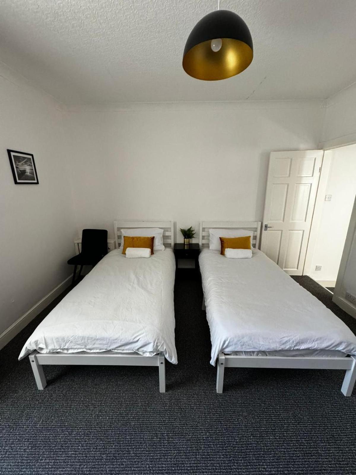 Anfield 4 Bed House Holiday home *